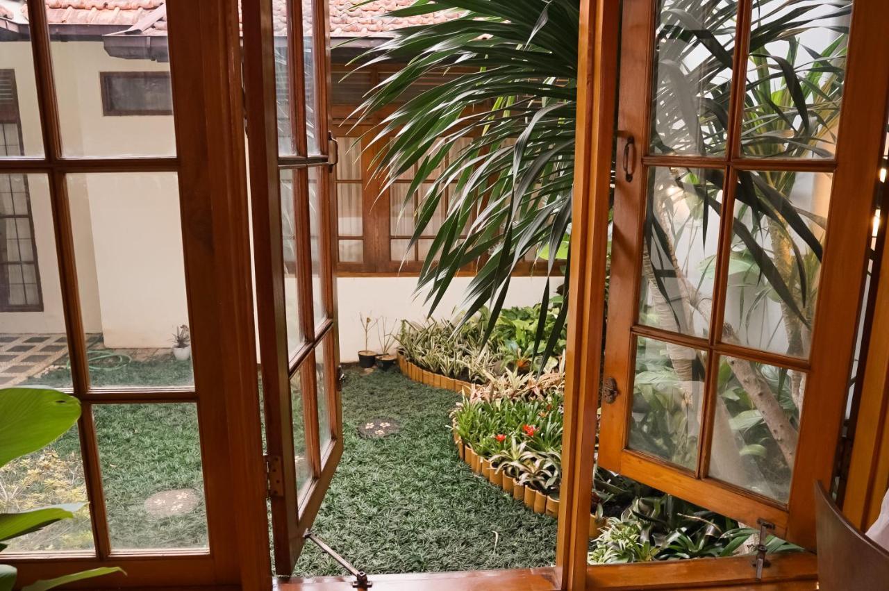 مبيت وإفطار Roemah Renjana باندونج المظهر الخارجي الصورة